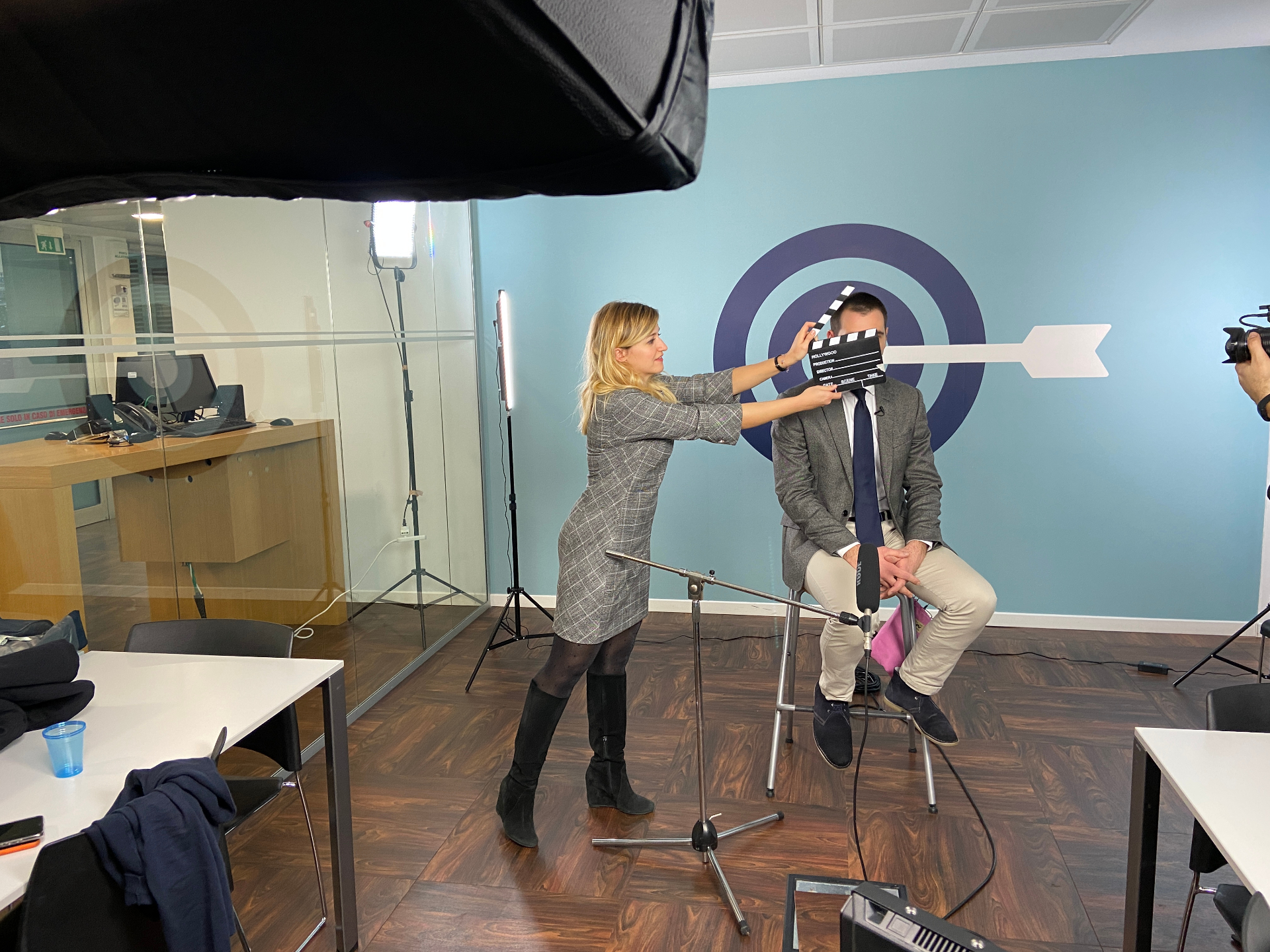 Set di produzione video employer branding con ciak per Randstad Professionals